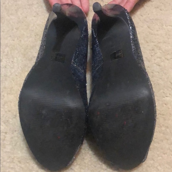 MICHAEL Michale Kors Silver Sparkle Heels - Picture 4 of 6